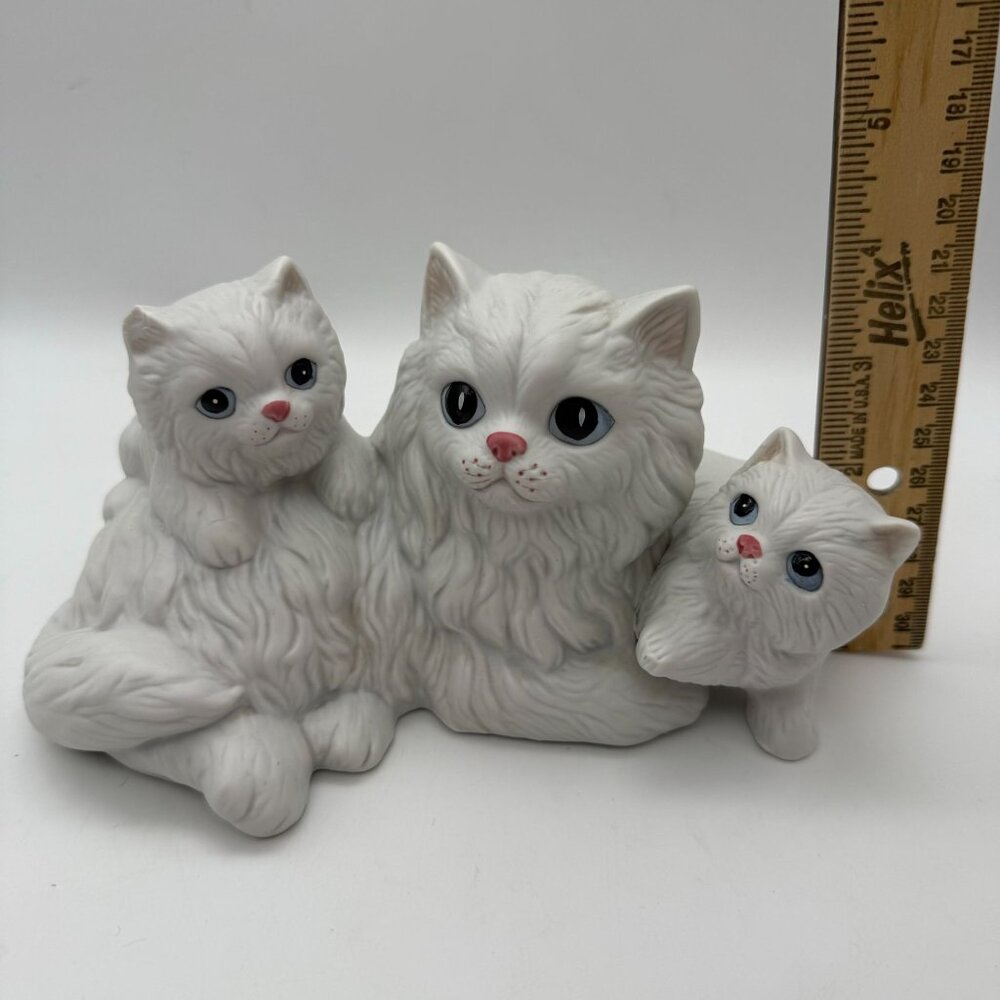 Homco White Persian Cat & Kittens Trio Ceramic Figurine Blue Eyes Taiwan Vintage - Picture 14 of 14